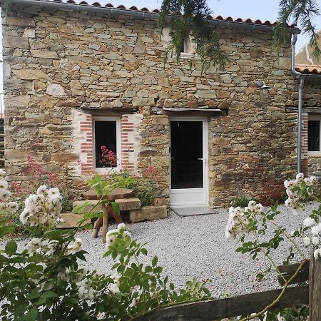 Gite Les Genets Saint-Fulgent Exterior foto